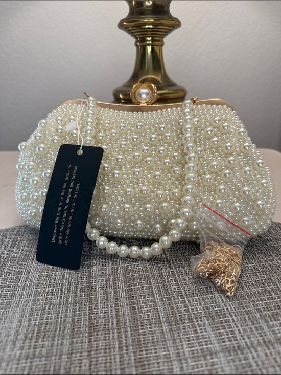 Uborse Handbags - Pearl-Embellished Ivory Evening Clutch with Detachable Chain